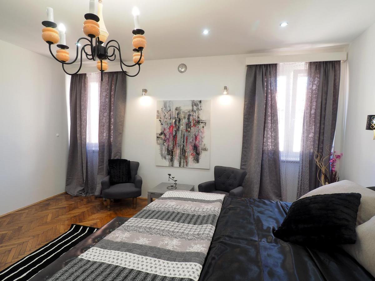 Deluxe Zoya Centar Apartamento PUY Quarto foto