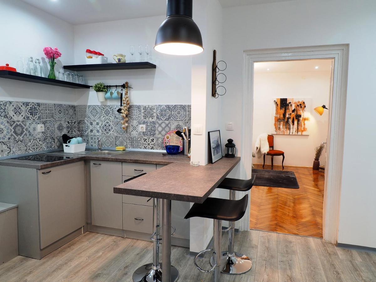 Deluxe Zoya Centar Apartamento PUY Quarto foto